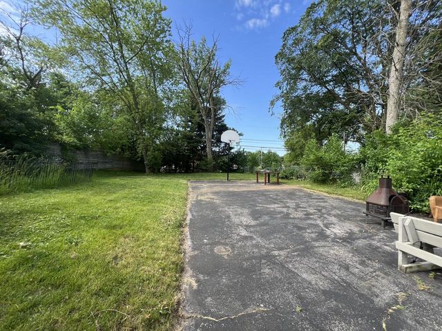 2741 E Denton AVENUE, Saint Francis, WI 53235