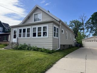 2741 E Denton AVENUE, Saint Francis, WI 53235