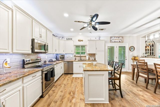 12470 CEDAR TRL, Helotes, TX 78023