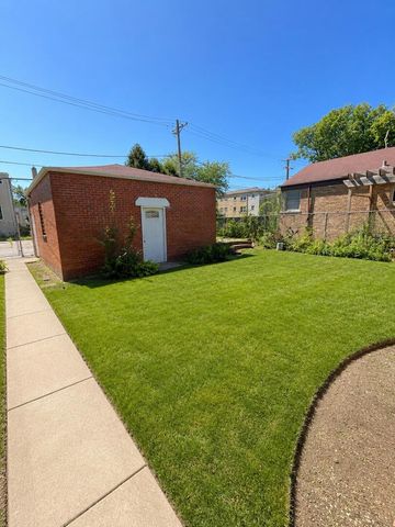 2951 W Jarlath Street, Chicago, IL 60645