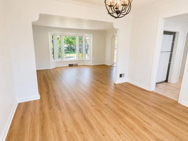 2951 W Jarlath Street, Chicago, IL 60645