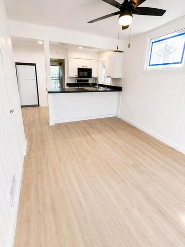 2951 W Jarlath Street, Chicago, IL 60645