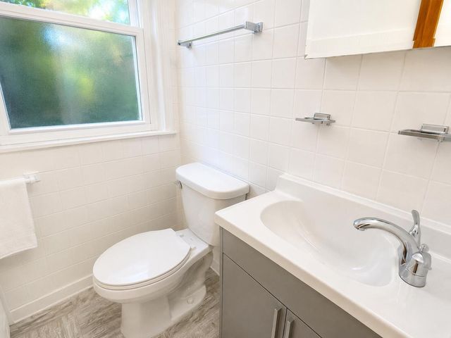 2951 W Jarlath Street, Chicago, IL 60645