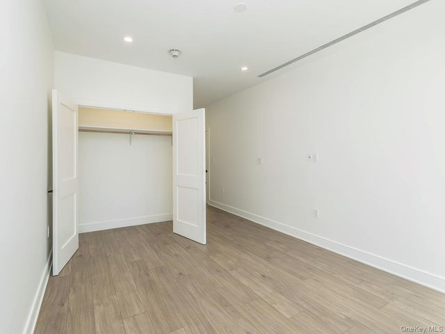 24 Lumber Road 2, Roslyn, NY 11576