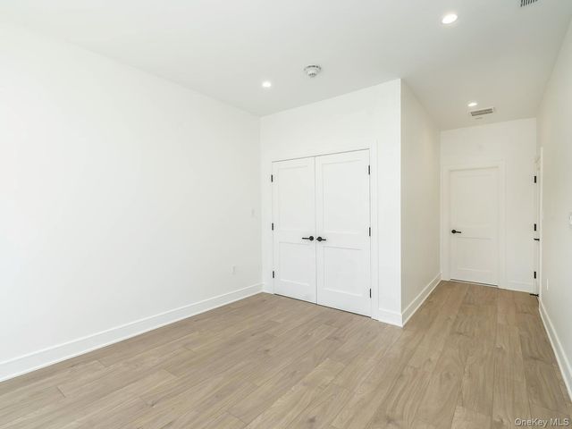 24 Lumber Road 2, Roslyn, NY 11576