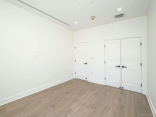 24 Lumber Road 2, Roslyn, NY 11576