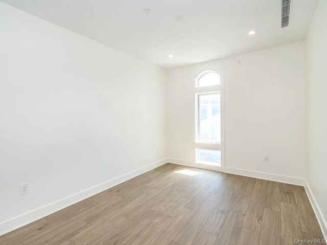 24 Lumber Road 2, Roslyn, NY 11576