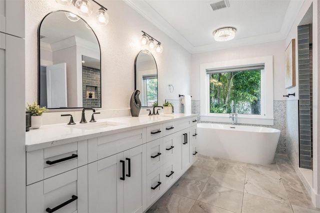 5003 W NEPTUNE WAY, Tampa, FL 33609