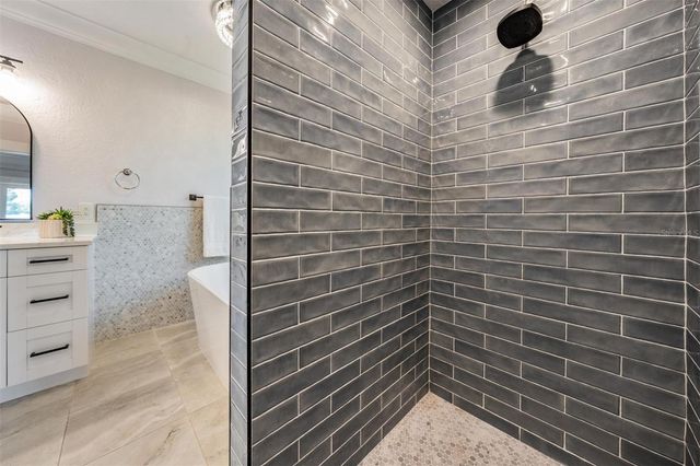 5003 W NEPTUNE WAY, Tampa, FL 33609