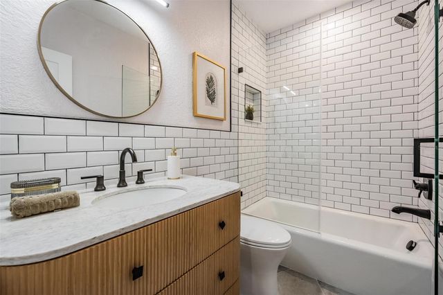 5003 W NEPTUNE WAY, Tampa, FL 33609