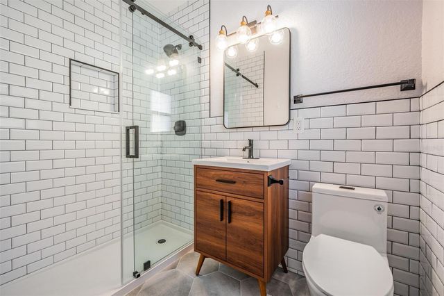 5003 W NEPTUNE WAY, Tampa, FL 33609