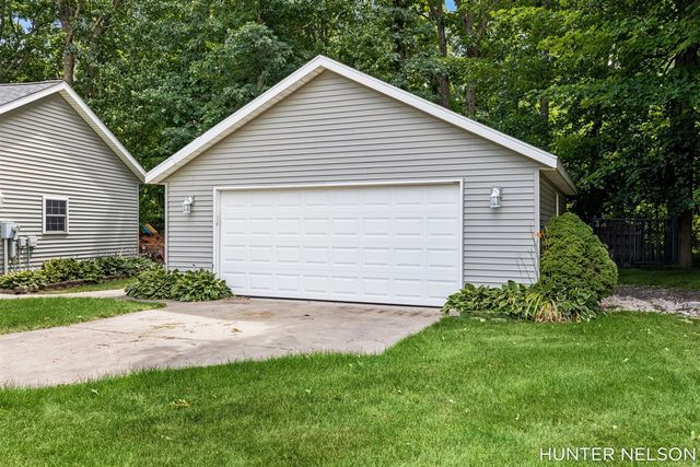 3160 Cottage Court, Cedar Springs, MI 49319