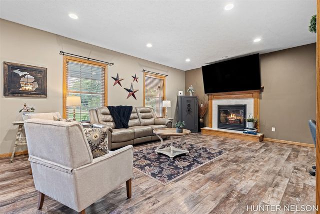 3160 Cottage Court, Cedar Springs, MI 49319