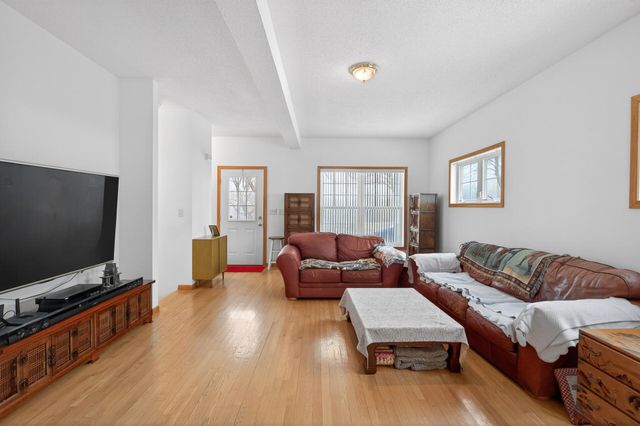 2897 Mark Twain Drive, Chaska, MN 55318