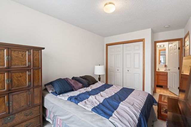 2897 Mark Twain Drive, Chaska, MN 55318