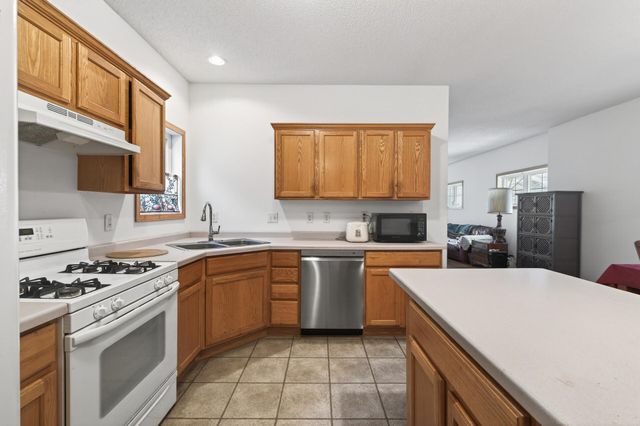 2897 Mark Twain Drive, Chaska, MN 55318