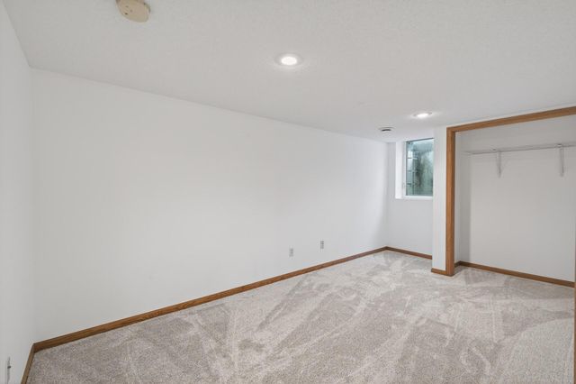 2897 Mark Twain Drive, Chaska, MN 55318