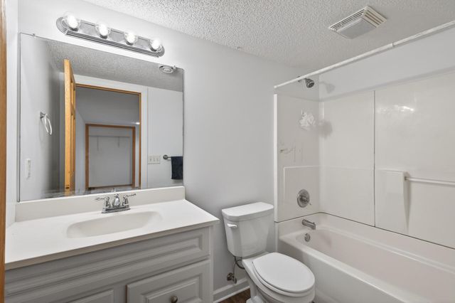 2897 Mark Twain Drive, Chaska, MN 55318