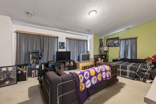 2897 Mark Twain Drive, Chaska, MN 55318