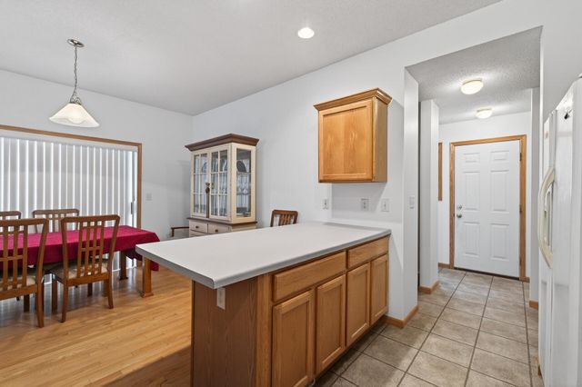 2897 Mark Twain Drive, Chaska, MN 55318