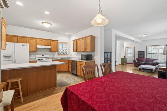 2897 Mark Twain Drive, Chaska, MN 55318