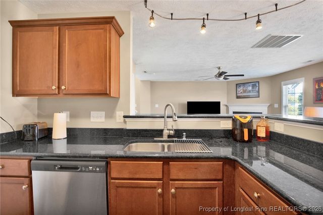 2568 Spinnaker Drive, Hope Mills, NC 28348