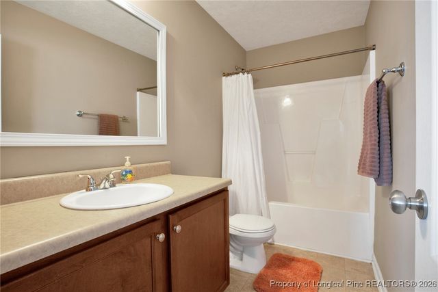 2568 Spinnaker Drive, Hope Mills, NC 28348