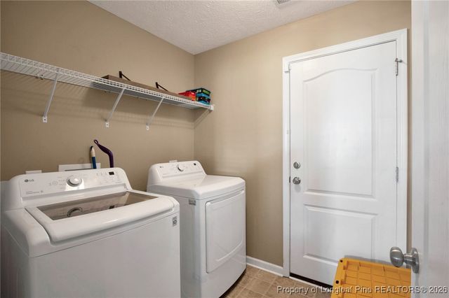 2568 Spinnaker Drive, Hope Mills, NC 28348