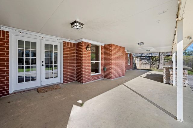 7302 Maple Lane, Baytown, TX 77521