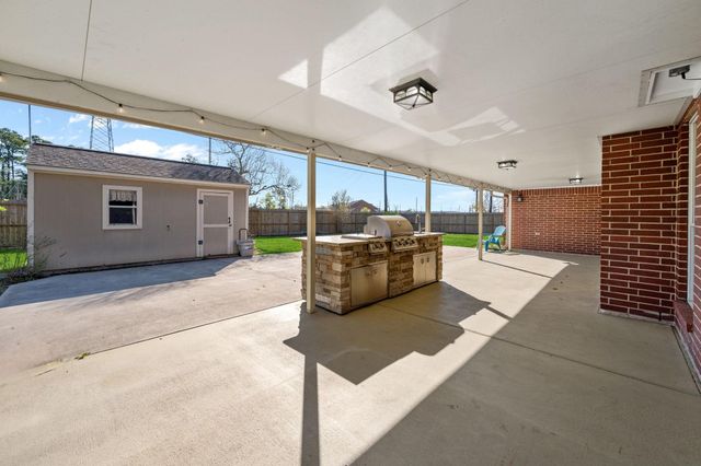 7302 Maple Lane, Baytown, TX 77521