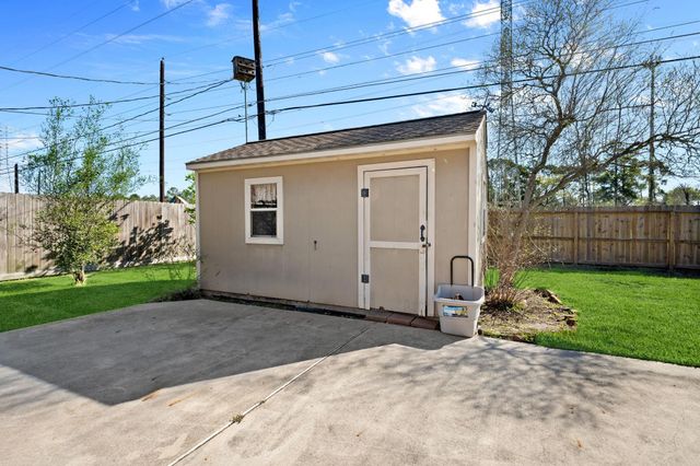 7302 Maple Lane, Baytown, TX 77521