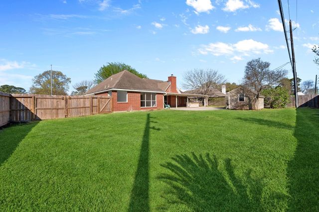 7302 Maple Lane, Baytown, TX 77521