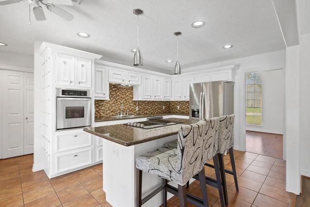 7302 Maple Lane, Baytown, TX 77521