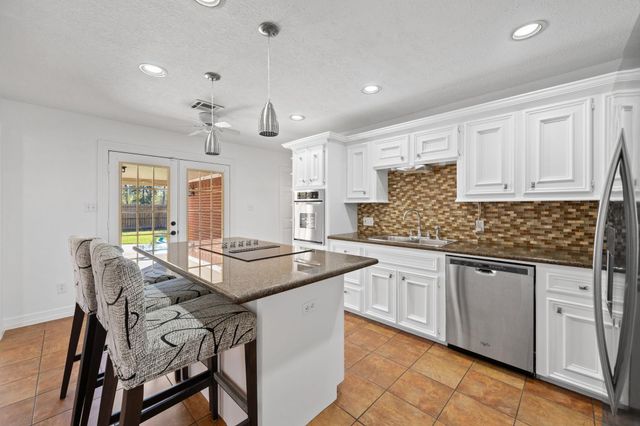 7302 Maple Lane, Baytown, TX 77521