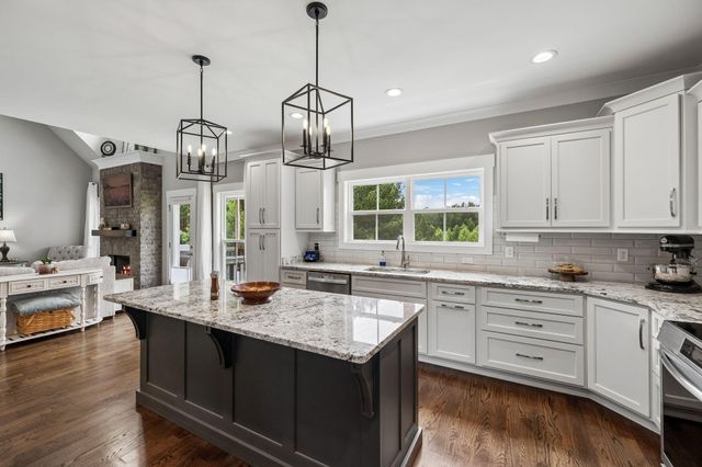 13274 Blakeslee Drive, Soddy Daisy, TN 37379