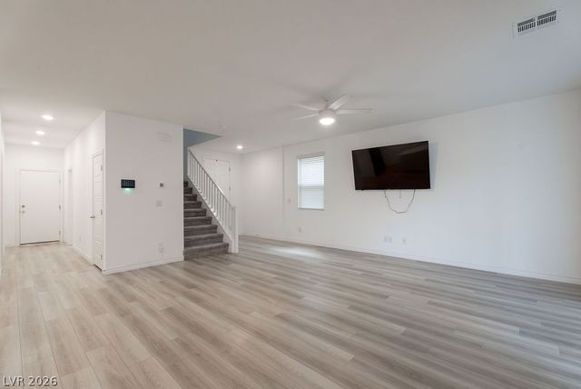 6822 Greensmen Avenue, Las Vegas, NV 89156