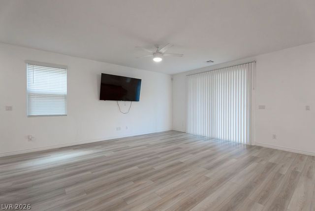 6822 Greensmen Avenue, Las Vegas, NV 89156