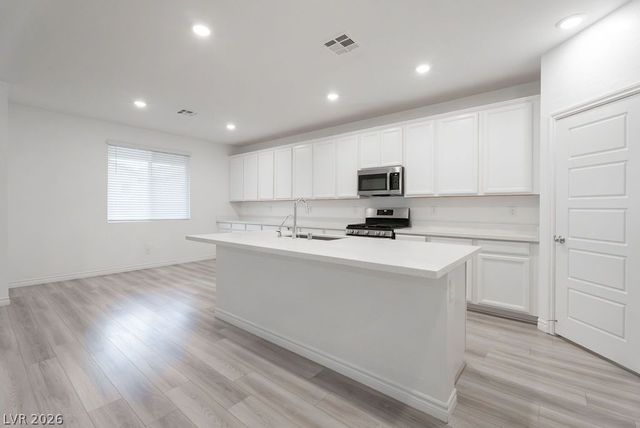 6822 Greensmen Avenue, Las Vegas, NV 89156