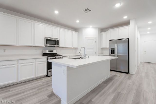 6822 Greensmen Avenue, Las Vegas, NV 89156