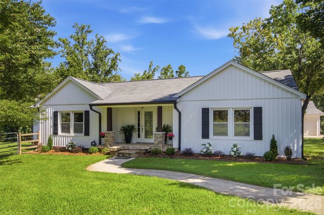 10814 Moores Chapel Road, Charlotte, NC 28214