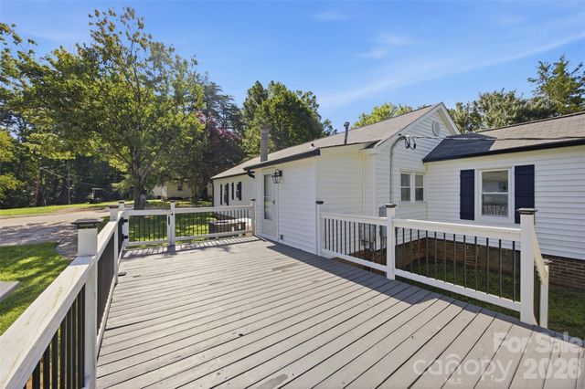 10814 Moores Chapel Road, Charlotte, NC 28214