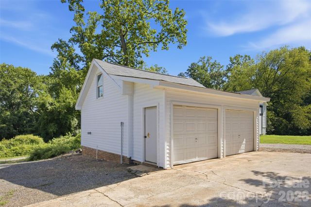 10814 Moores Chapel Road, Charlotte, NC 28214