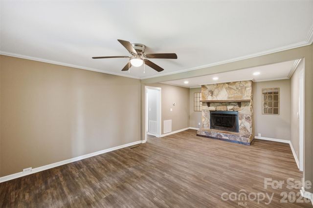 10814 Moores Chapel Road, Charlotte, NC 28214