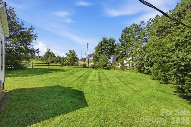 10814 Moores Chapel Road, Charlotte, NC 28214