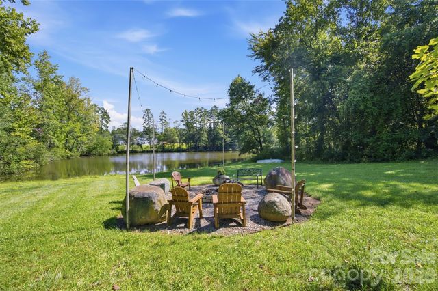 10814 Moores Chapel Road, Charlotte, NC 28214