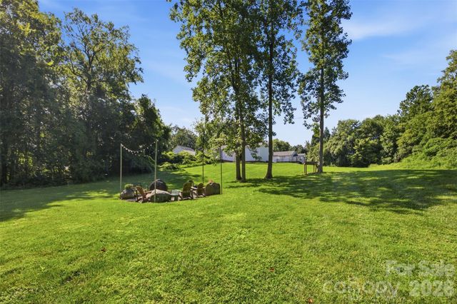 10814 Moores Chapel Road, Charlotte, NC 28214