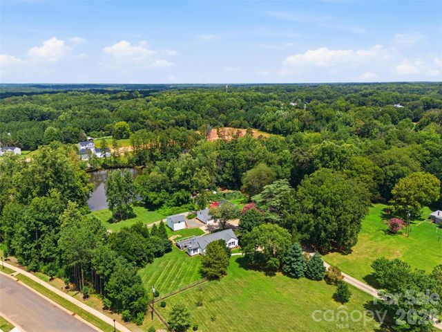 10814 Moores Chapel Road, Charlotte, NC 28214