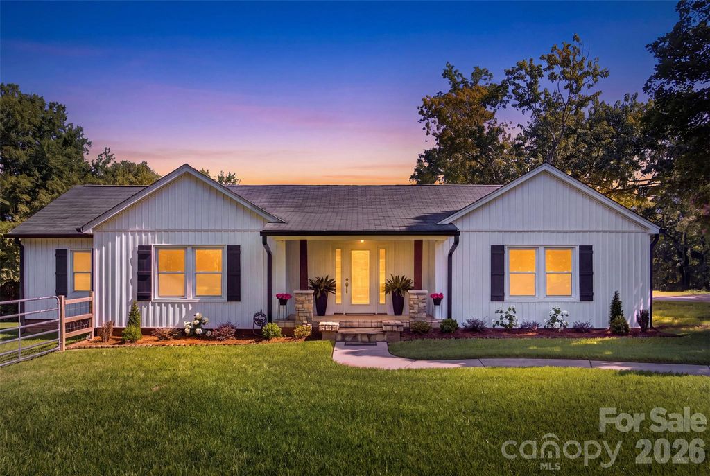 10814 Moores Chapel Road, Charlotte, NC 28214