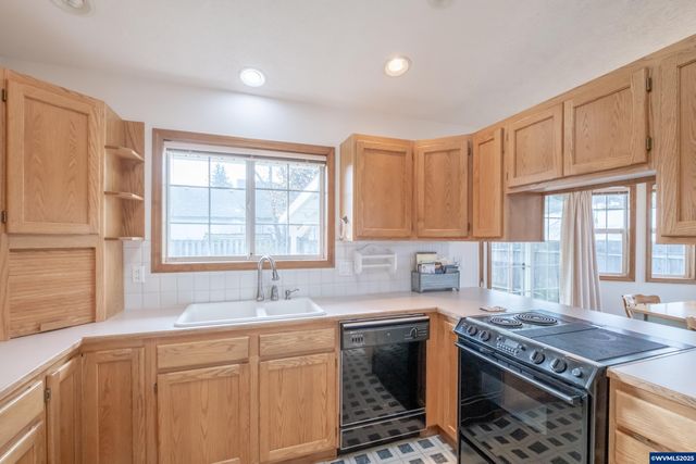 980 Cleveland St, Aumsville, OR 97325