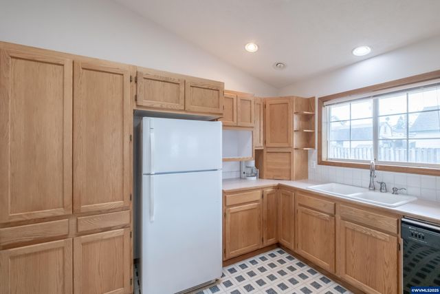 980 Cleveland St, Aumsville, OR 97325